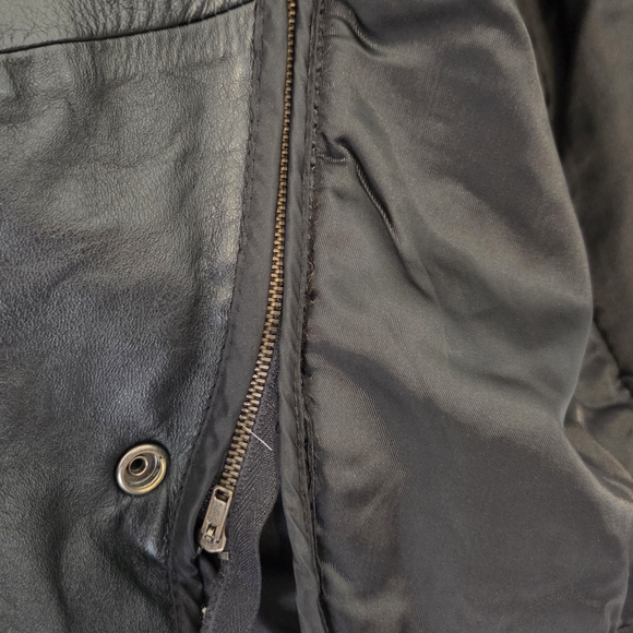 Vintage Wilson Women's Classic Black Leather Jacket - Picture 3 of 4